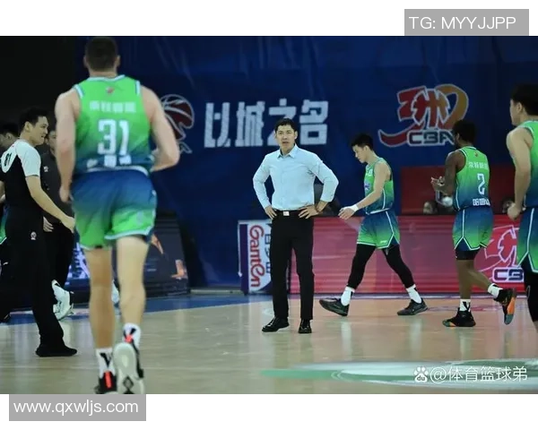 张庆鹏：从篮球场上的传奇到生活中的奋斗者，见证梦想与坚持的力量